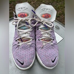 Nike LeBron XVIII 18